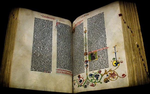 Primjerak Gutenbergove Biblije iz 1450-55, prodan je za 4.9 miliona dolara 1987. godine.
